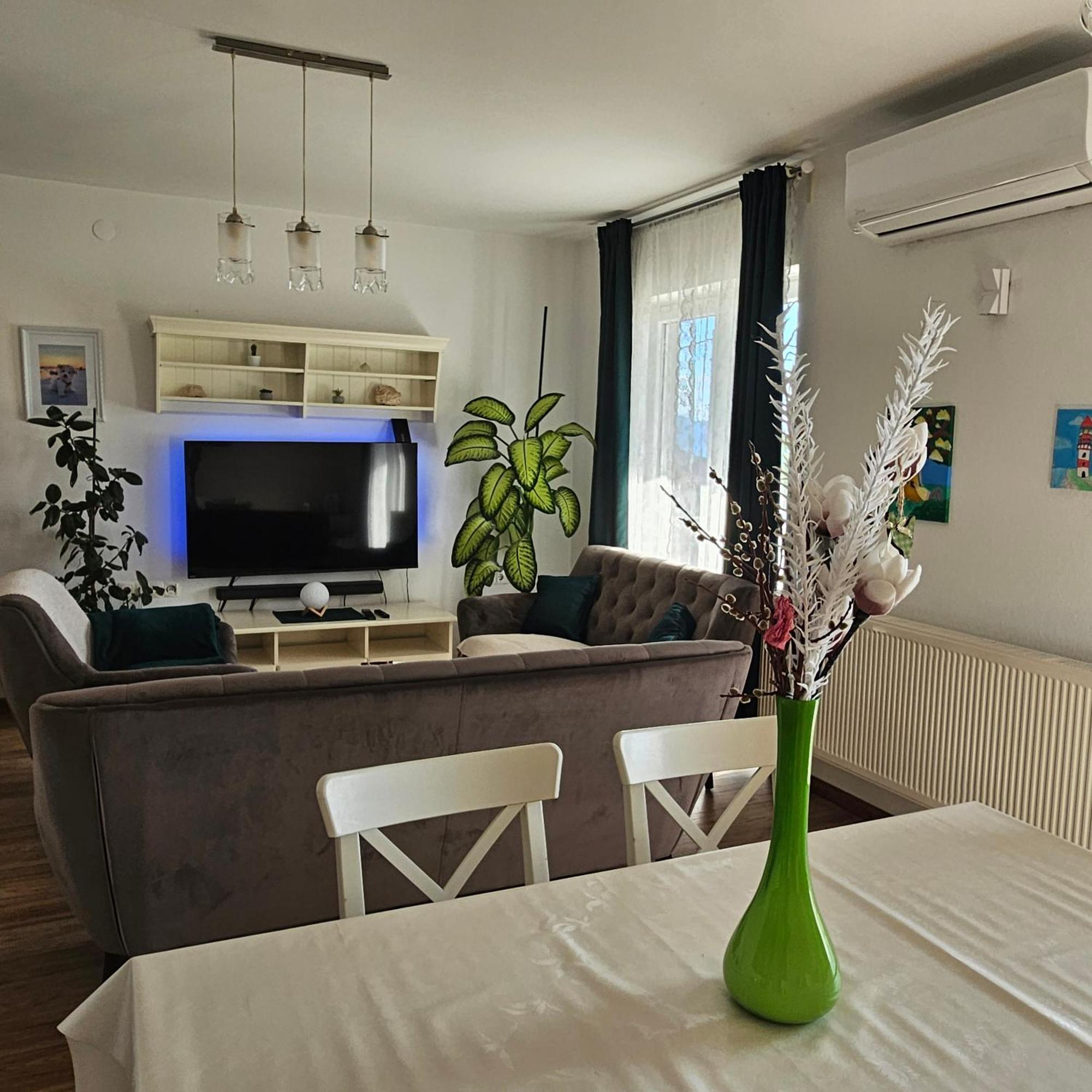 Apartman Ana & Marta เซนญ์ ภายนอก รูปภาพ